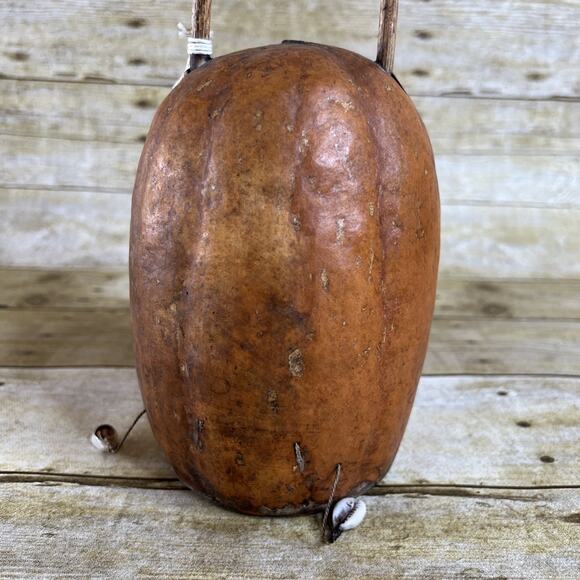 African Gourd Shaker/Rattle – Sea Shell Percussion Instrument – Gepa 3 – Vintage - Picture 6 of 9